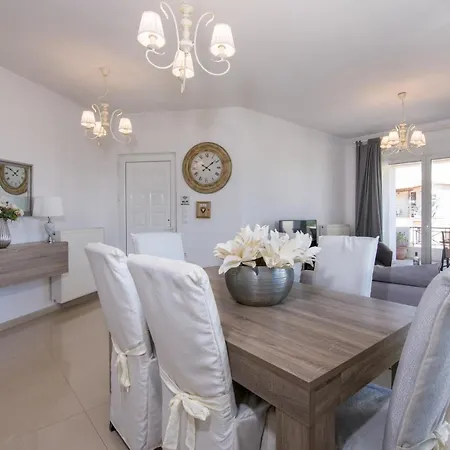 Casa Magnolia - Spacious In Heart Of Akrotiri
