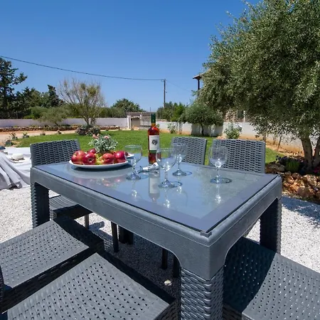 Casa Magnolia - Spacious In Heart Of Akrotiri La Canea