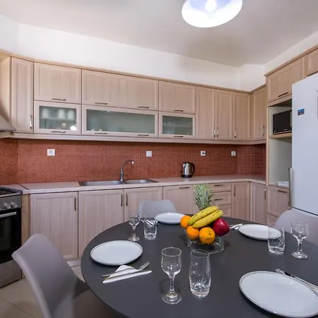Dom wakacyjny Casa Magnolia - Spacious In Heart Of Akrotiri Chania (Crete)