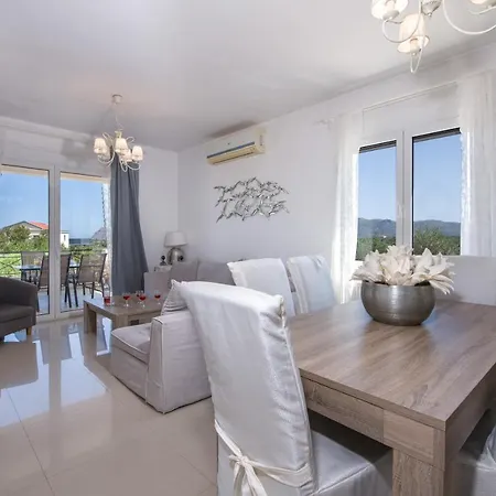 Casa Magnolia - Spacious In Heart Of Akrotiri Chania (Crete)