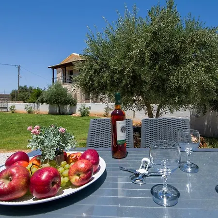 Dom wakacyjny Casa Magnolia - Spacious In Heart Of Akrotiri *