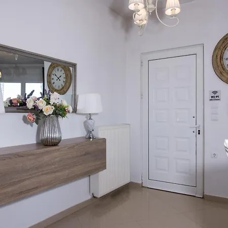 Semesterbostad Casa Magnolia - Spacious In Heart Of Akrotiri Chania (Crete)